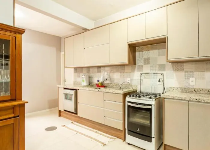 Apartamento Spacious And Well Located 2 Bedrooms Porto Alegre